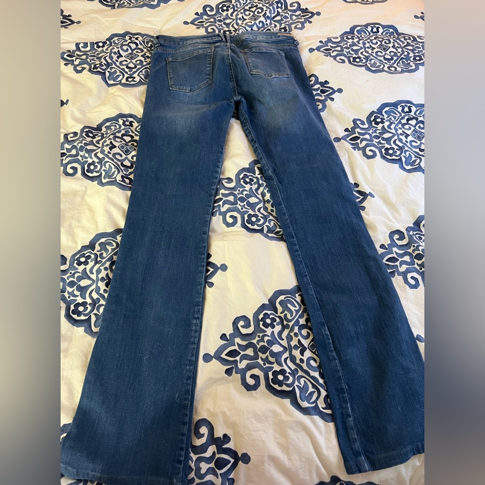 Women jeans from Studio F brand, size USA 4. Jeans in great condition. Stretch.